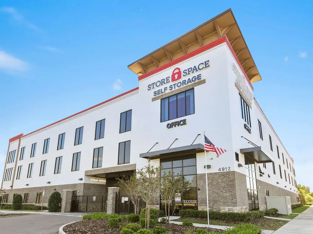 Store Space Location Orlando Exterior