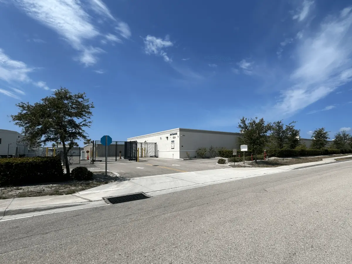 storage near me 824 SW 42nd Terrace Cape Coral, FL 33914