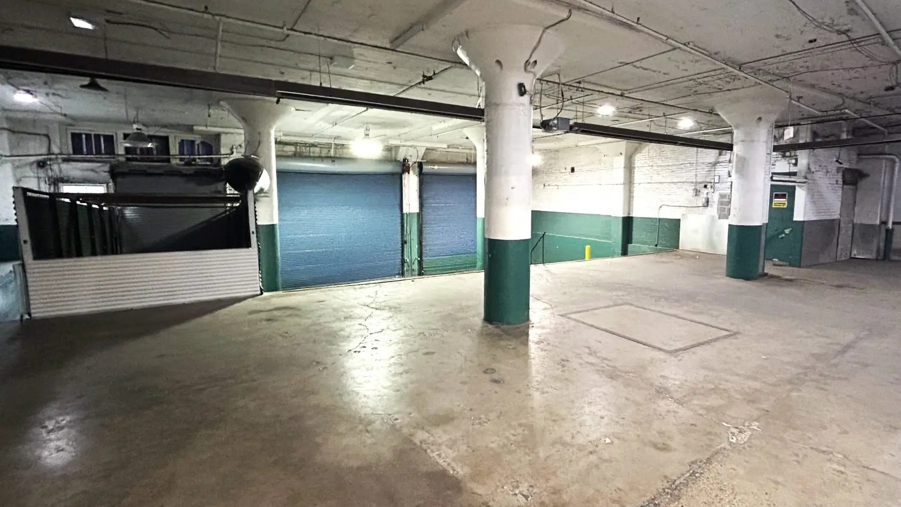 indoor loading at store space in philadelphia at 4433 Wayne Ave