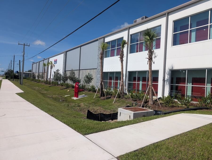 storage facility exterior at store space 10720 Metro Parkway Ft Myers, FL 33916