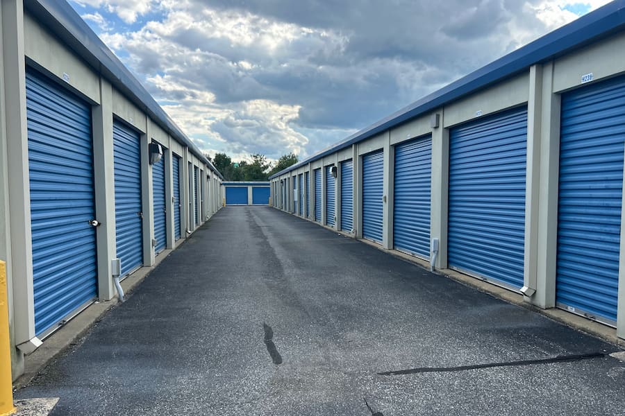 drive up storage units and driveway at store space 1020 Bear Rd New Castle, DE 19720