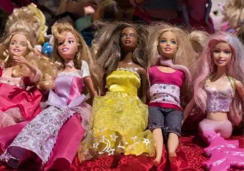how to store collectible barbie dolls