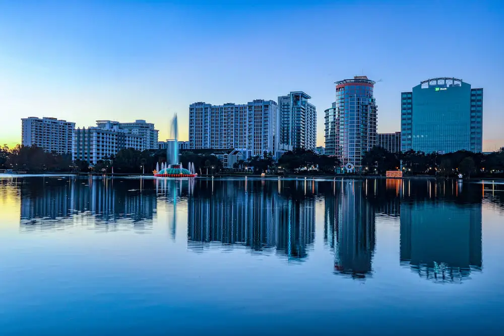 A picture of Lake Eola, from our What to Do in Orlando list