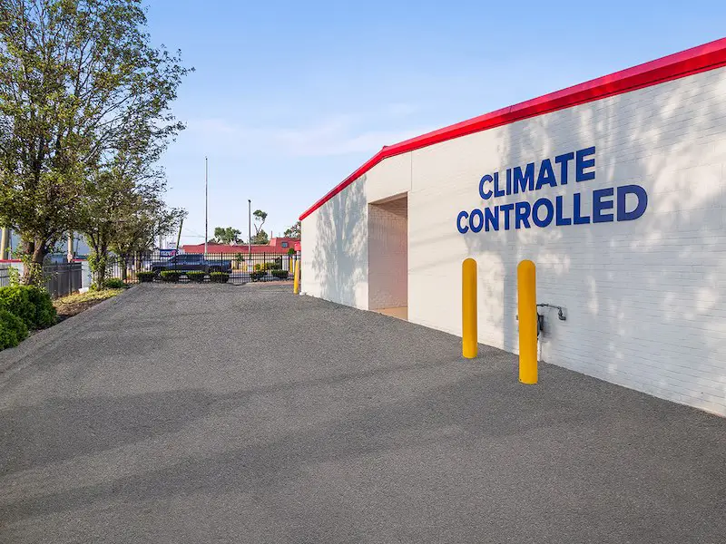 storage units in dearborn, mi