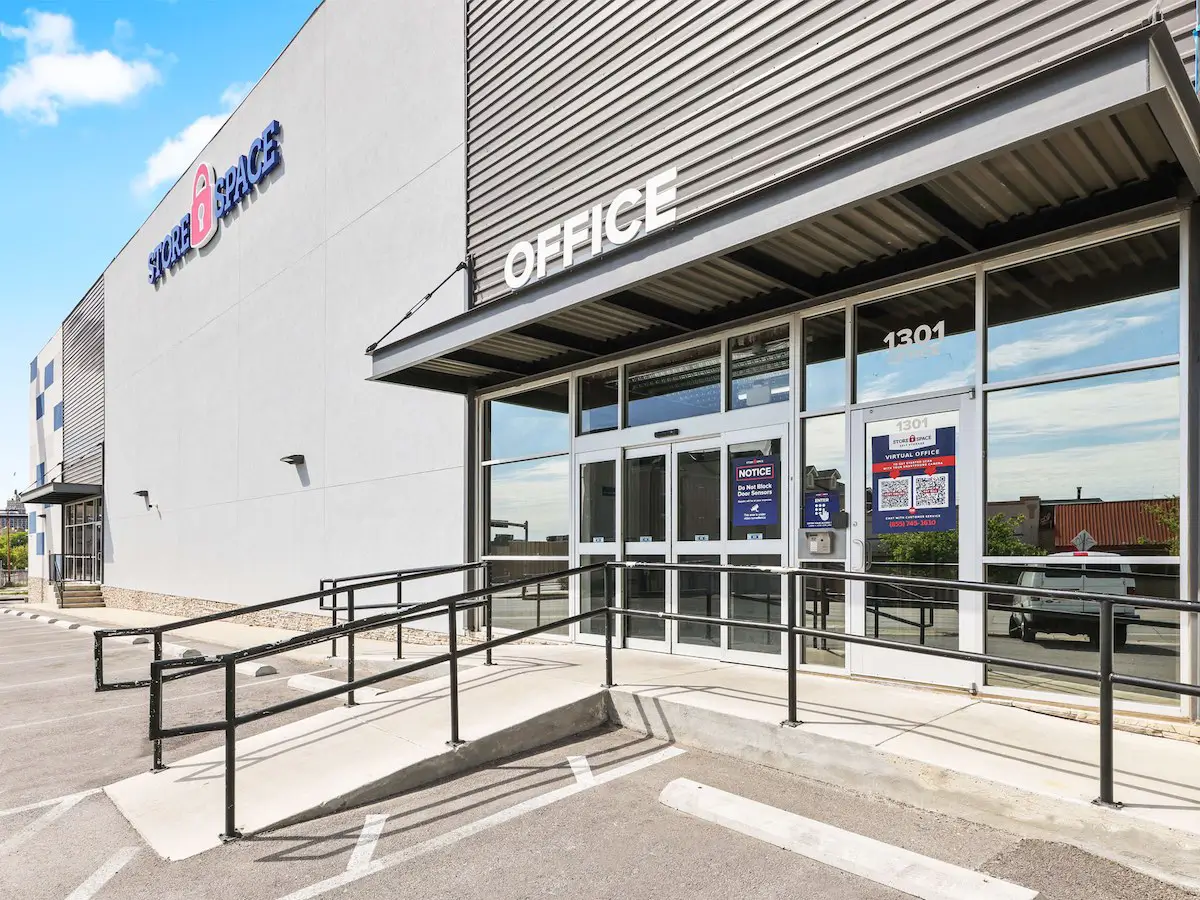 store space san antonio commerce